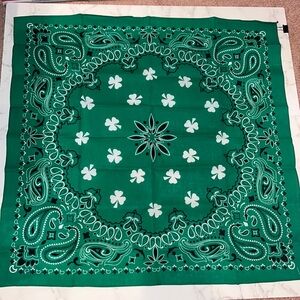 NWOT Full-size Green Four leaf clover bandanna